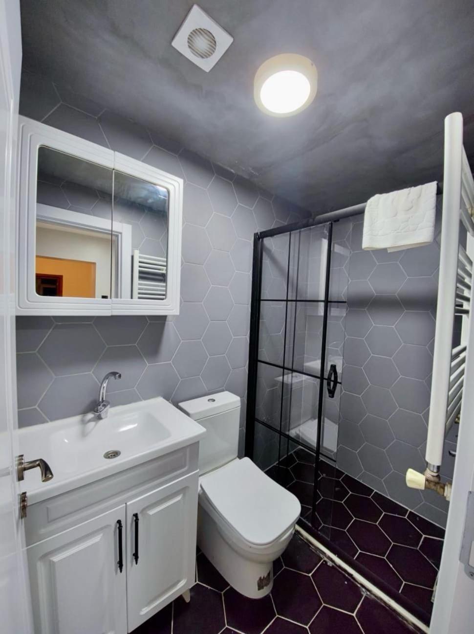 Ortakoey Tiny One Hotel Истанбул Екстериор снимка