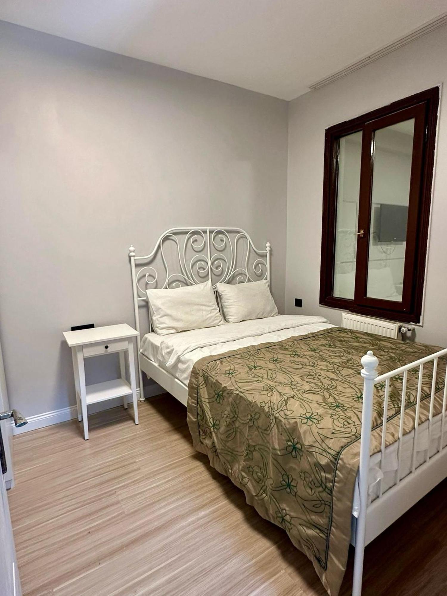 Ortakoey Tiny One Hotel Истанбул Екстериор снимка