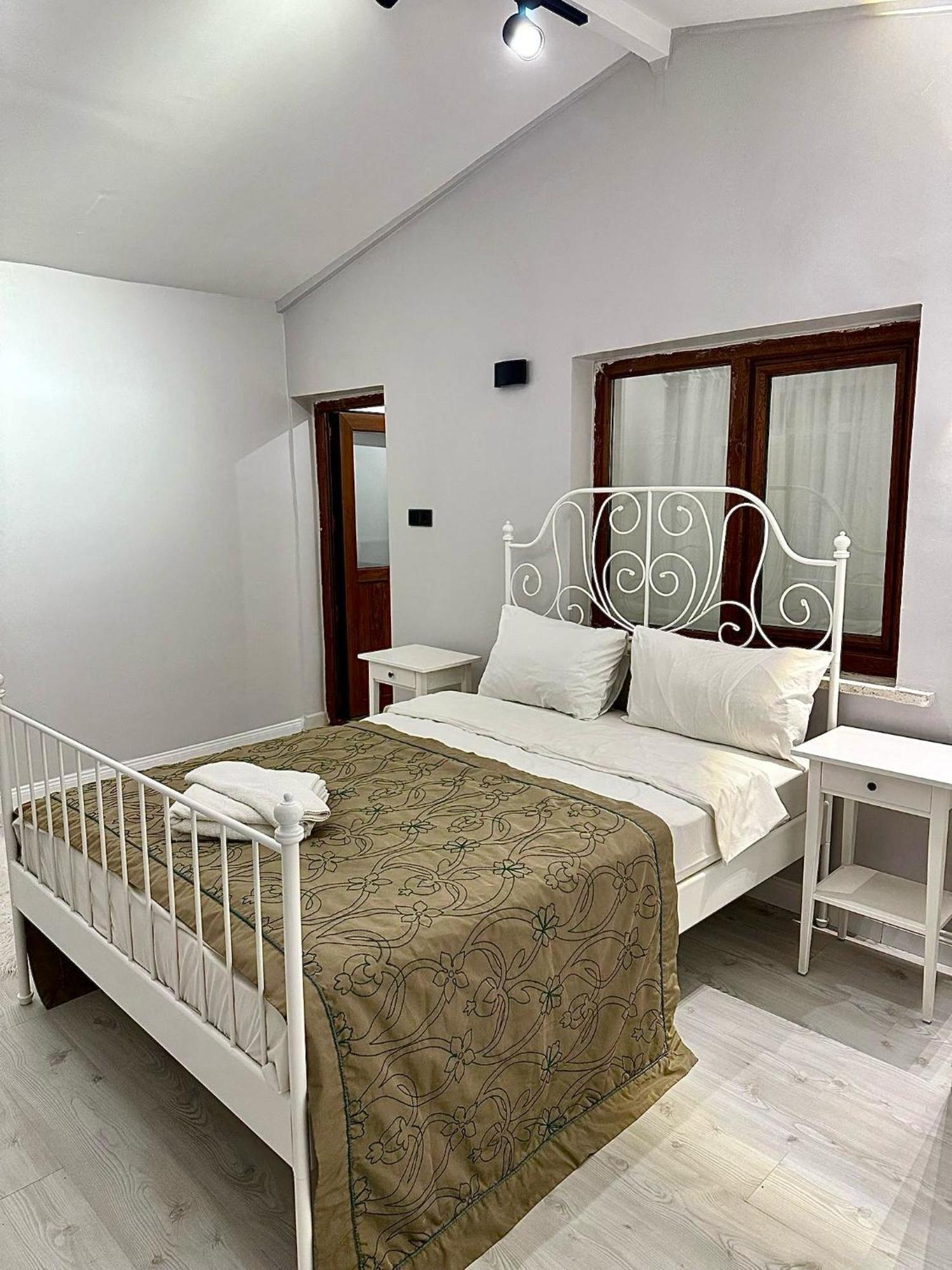 Ortakoey Tiny One Hotel Истанбул Екстериор снимка