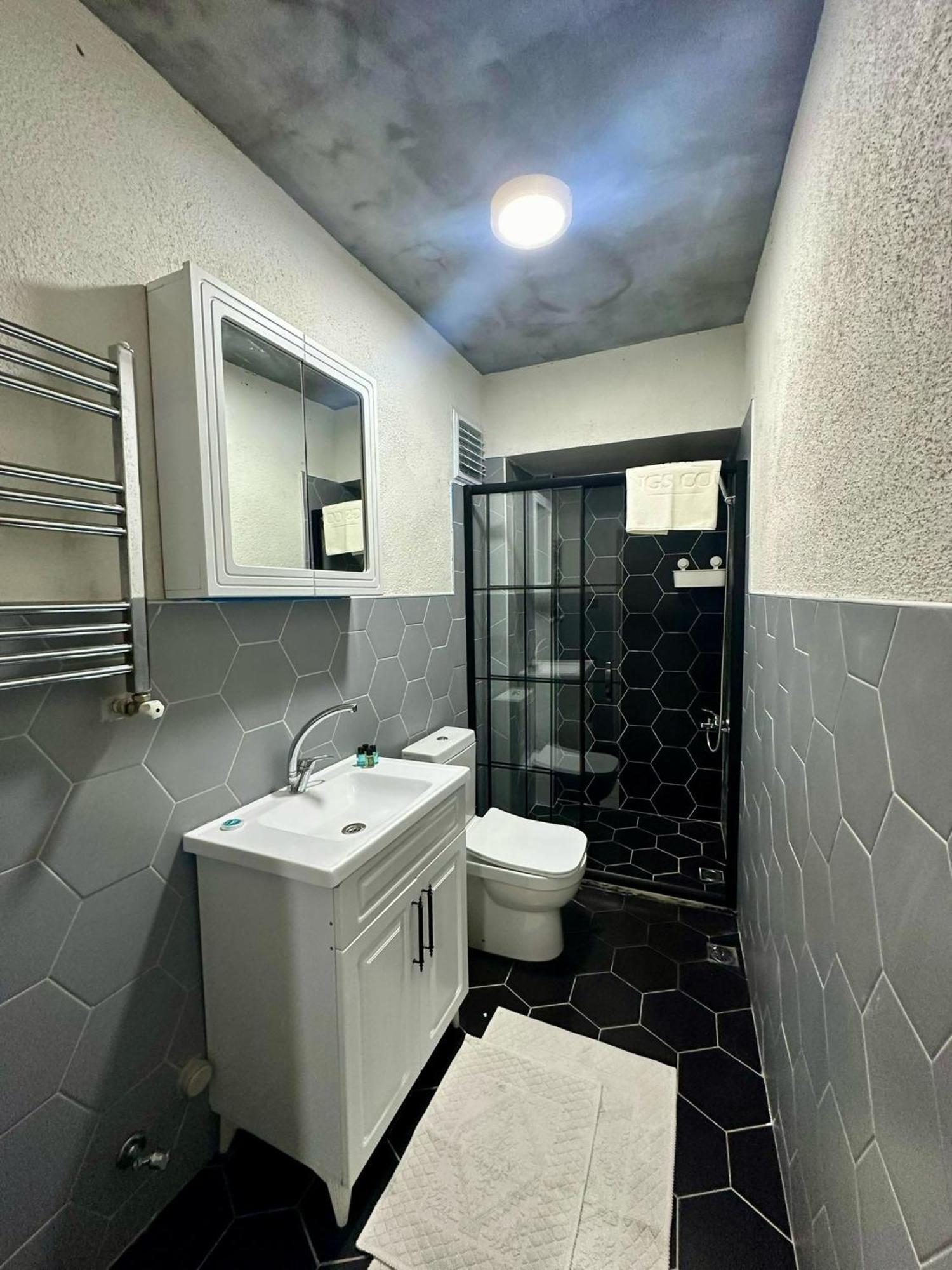 Ortakoey Tiny One Hotel Истанбул Екстериор снимка