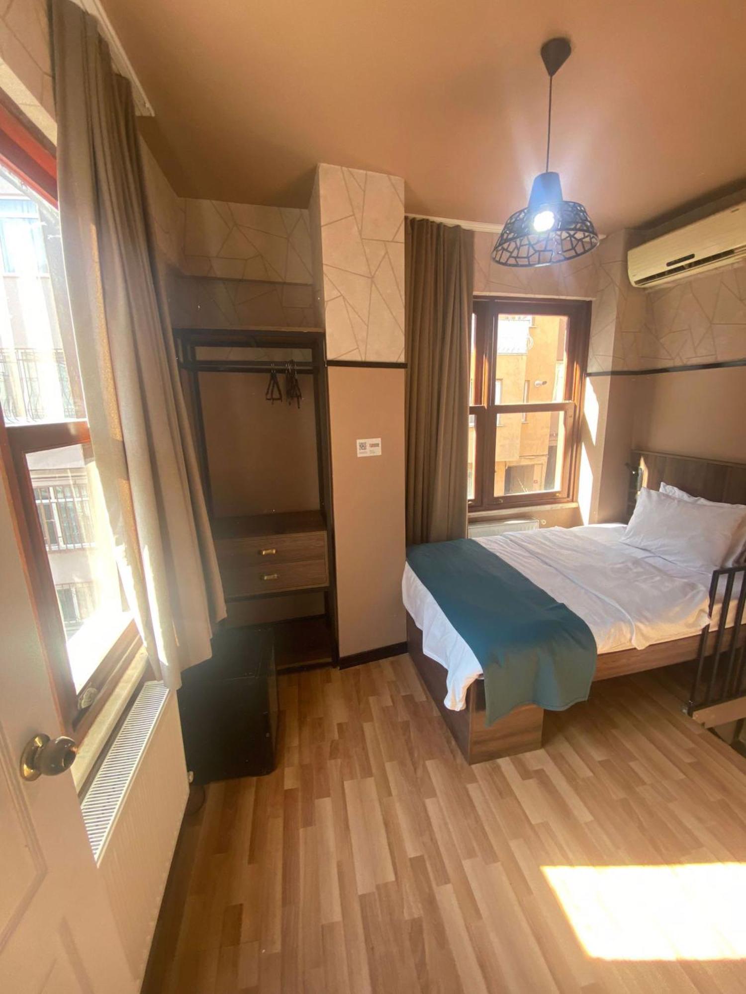 Ortakoey Tiny One Hotel Истанбул Екстериор снимка