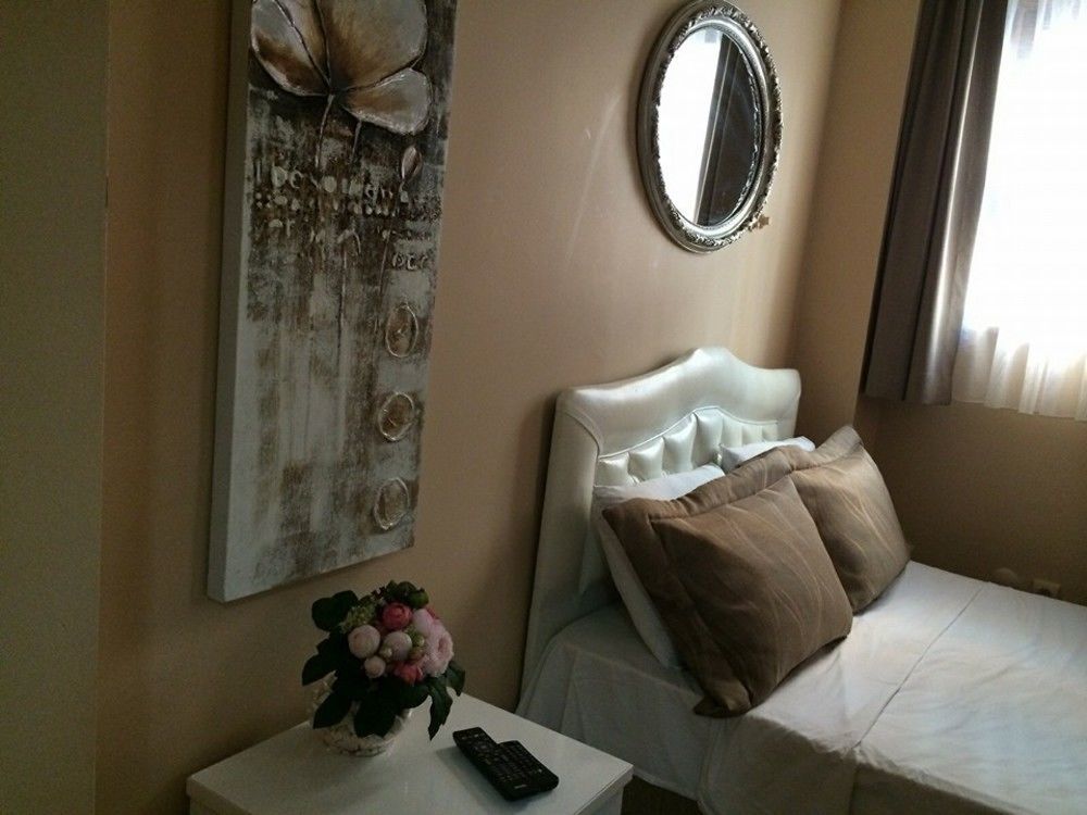 Ortakoey Tiny One Hotel Истанбул Екстериор снимка